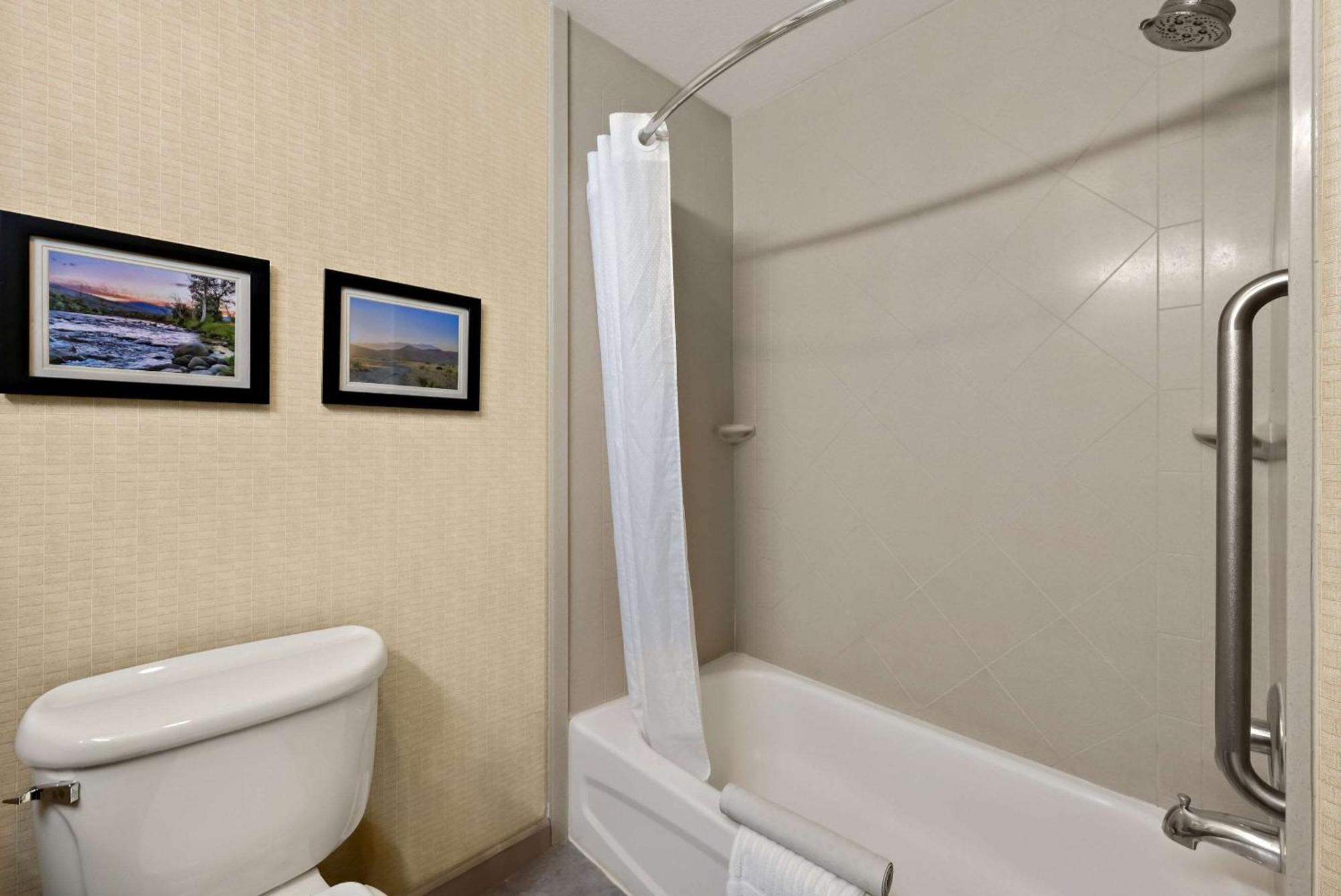 Comfort Inn & Suites Airport Convention Center Reno Εξωτερικό φωτογραφία
