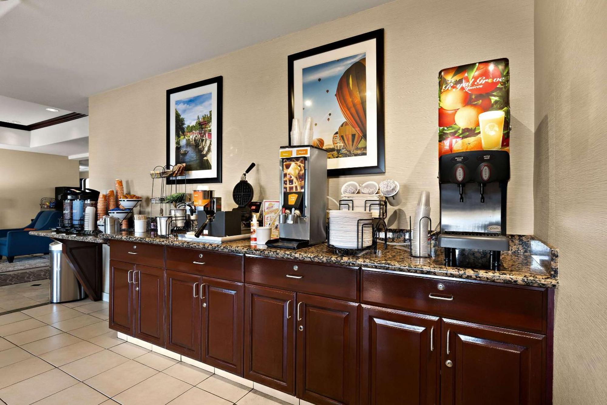 Comfort Inn & Suites Airport Convention Center Reno Εξωτερικό φωτογραφία
