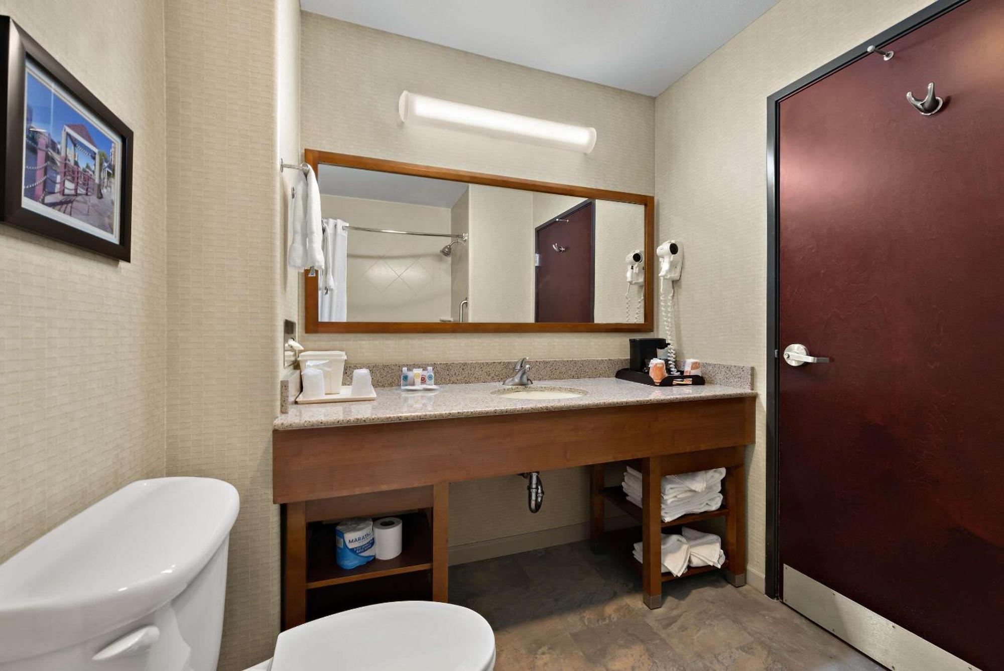 Comfort Inn & Suites Airport Convention Center Reno Εξωτερικό φωτογραφία